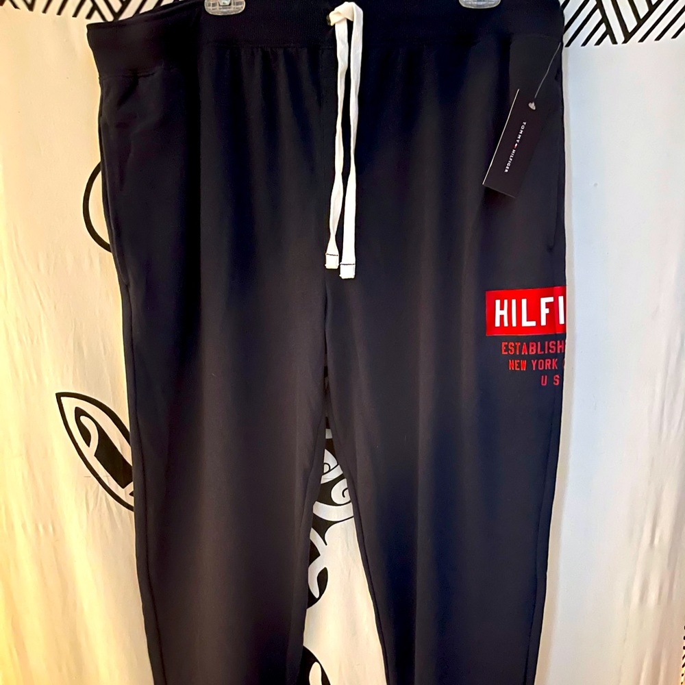 Tommy Hilfiger Sweatpants (XL 46-48)